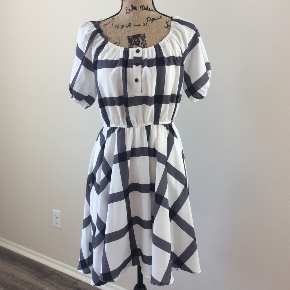 Black and white hi-low dress